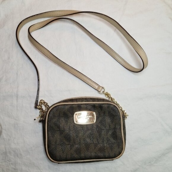 Michael Kors classic mini crossbody purse - Picture 1 of 5